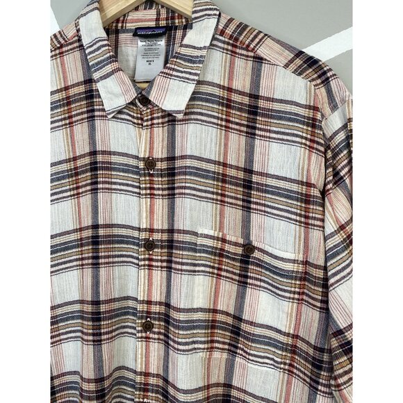 Patagonia Men’s XL A/C Lightweight Short Sleeve Shirt Plaid Crepe Pocket Button - Picture 3 of 16